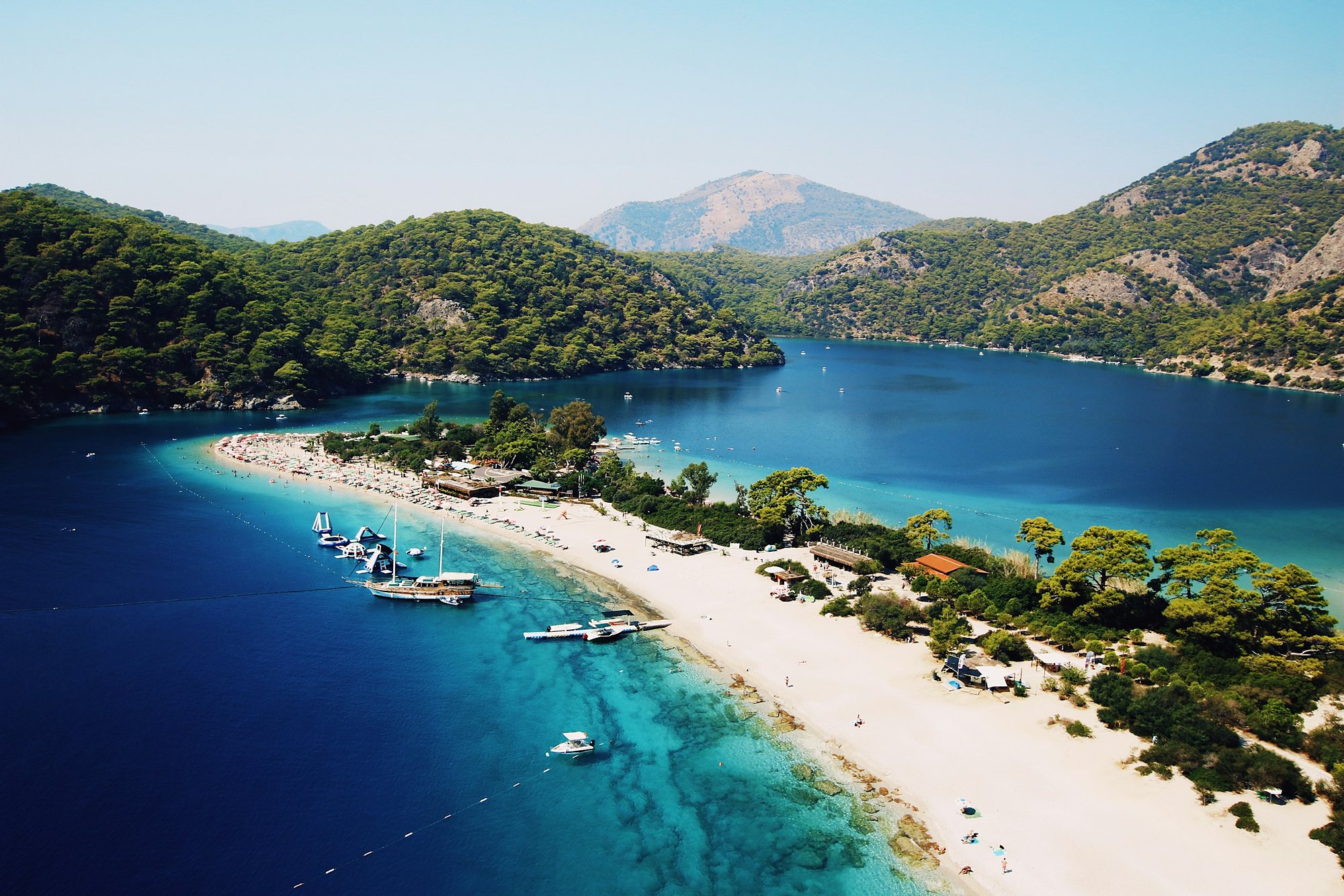 The Blue Lagoon and beach of Ölüdeniz on the Turkish coast