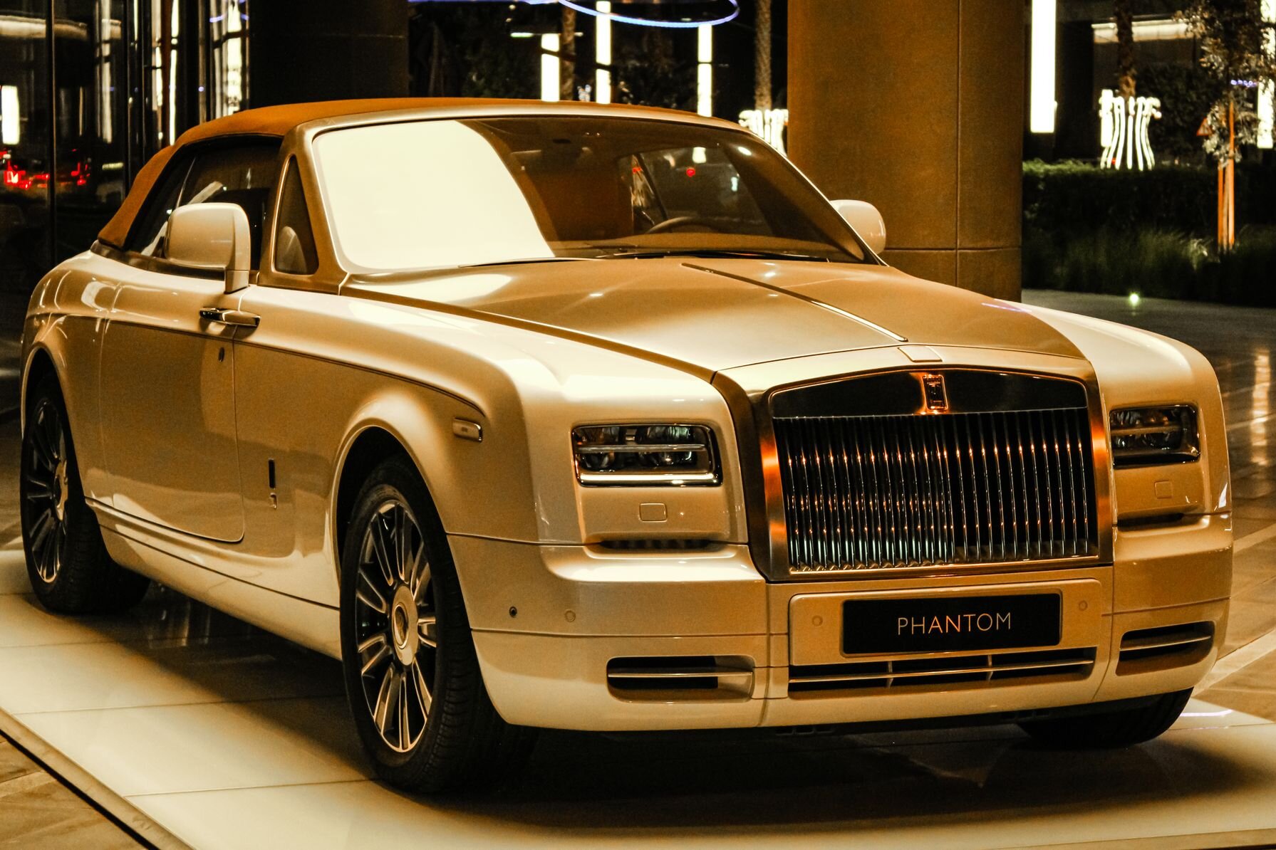 A Rolls-Royce Phantom Drophead on display in Dubai